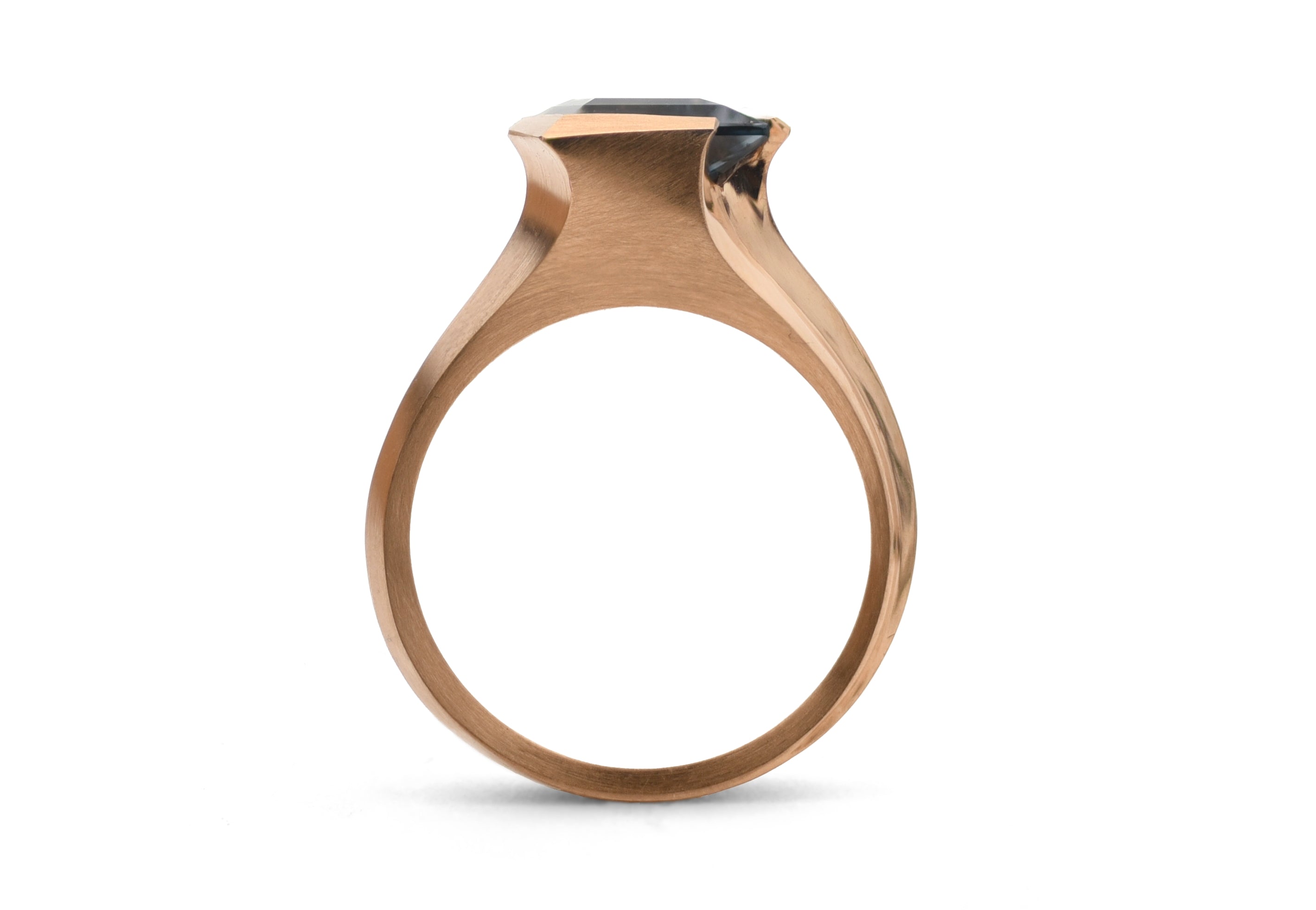 18ct Rose Gold Blue Spinel Kite Aegis Ring