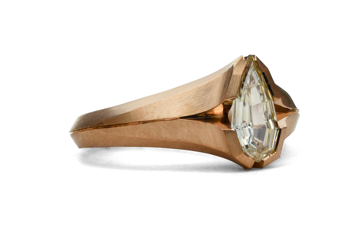 18ct Rose Pear Shaped Champagne Diamond Faceted Arris Ring