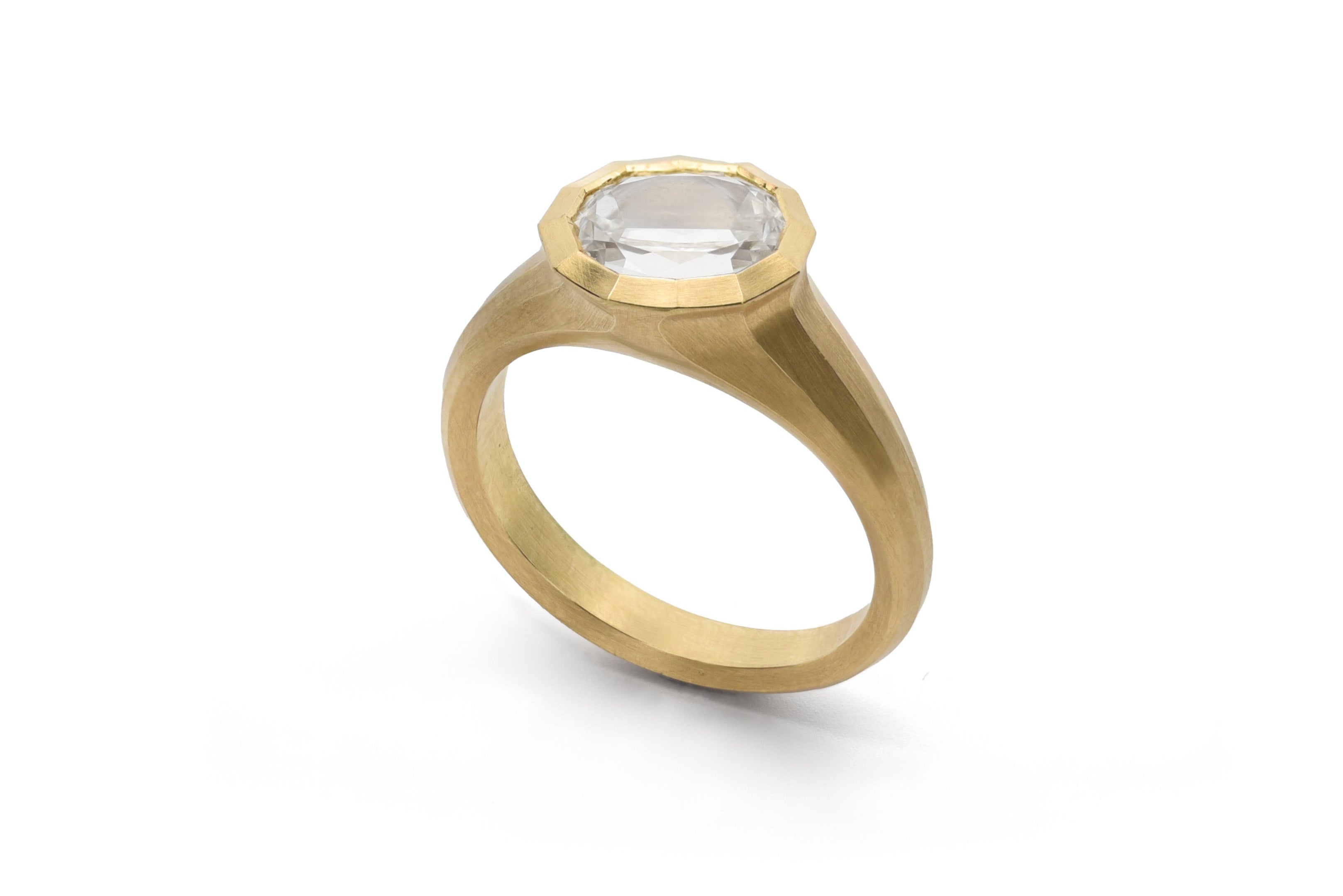 18ct Yellow Gold Oval Diamond Faceted Arris Ring