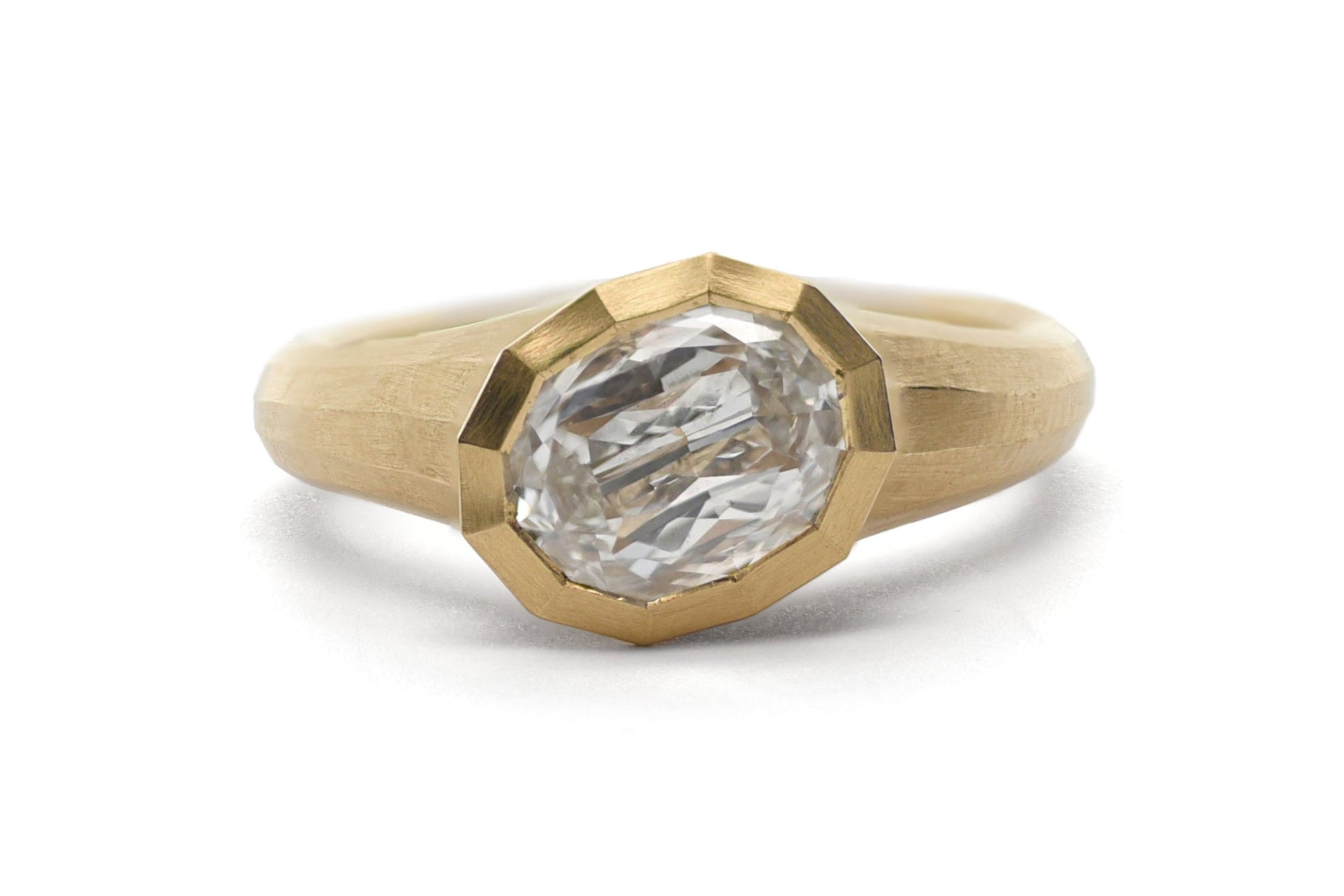 18ct Yellow Gold Oval Diamond Faceted Arris Ring
