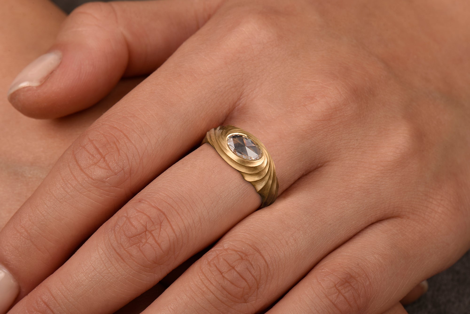 18ct Yellow Gold Rose Cut Oval Diamond Arris Ring