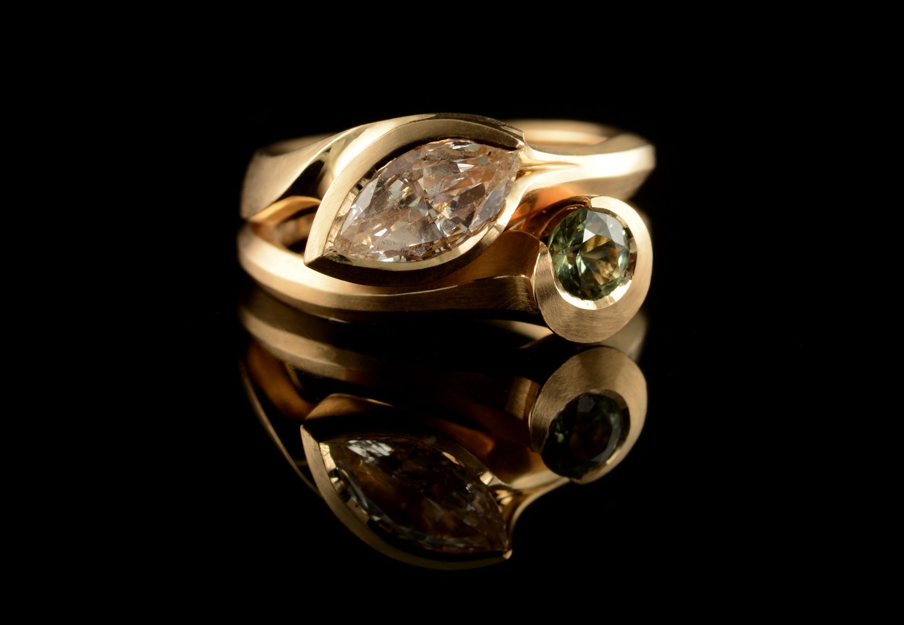 Arris marquise cognac diamond and green sapphire rose gold set of rings