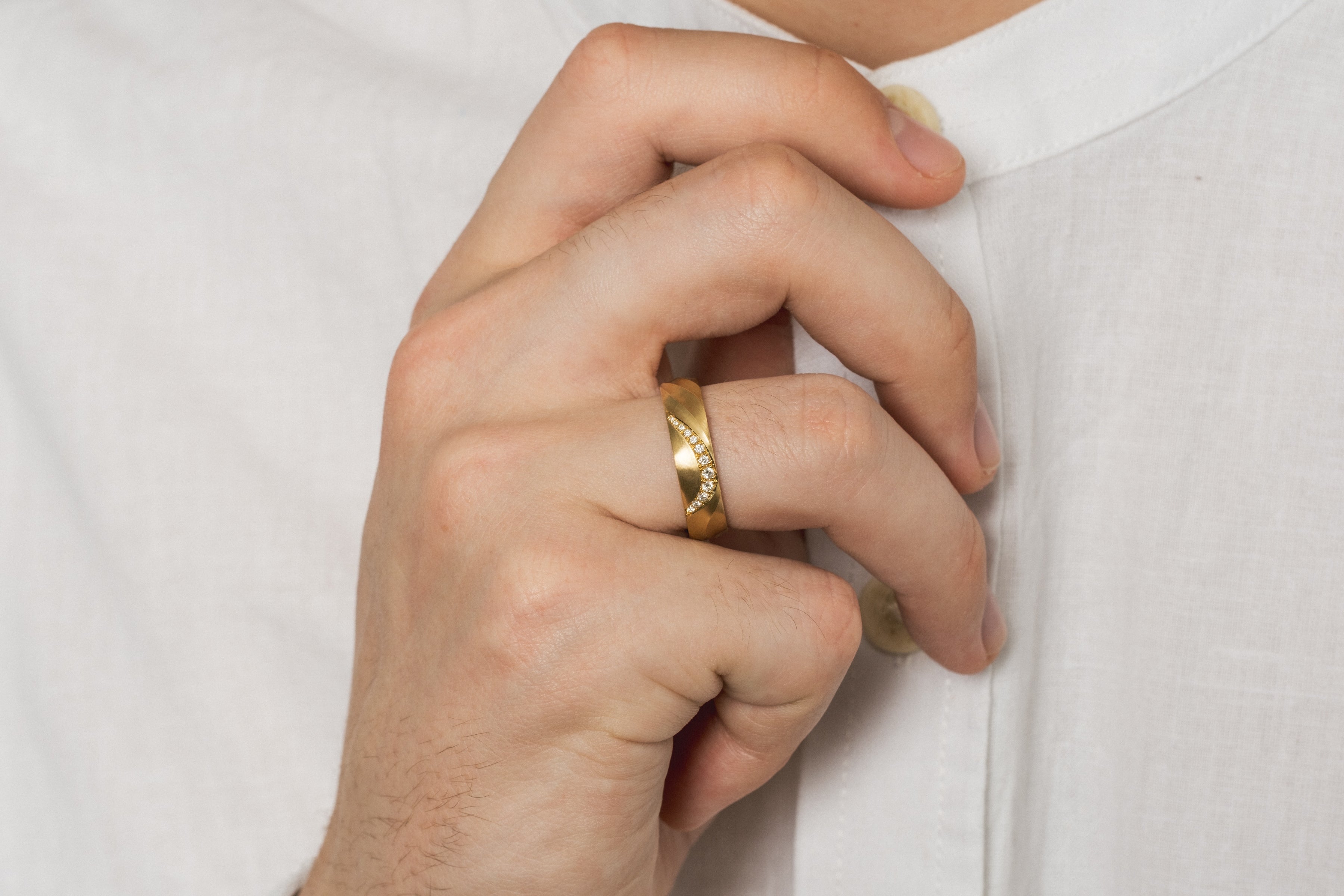 18ct Gold Diamond Set Aeolian II Band Ring