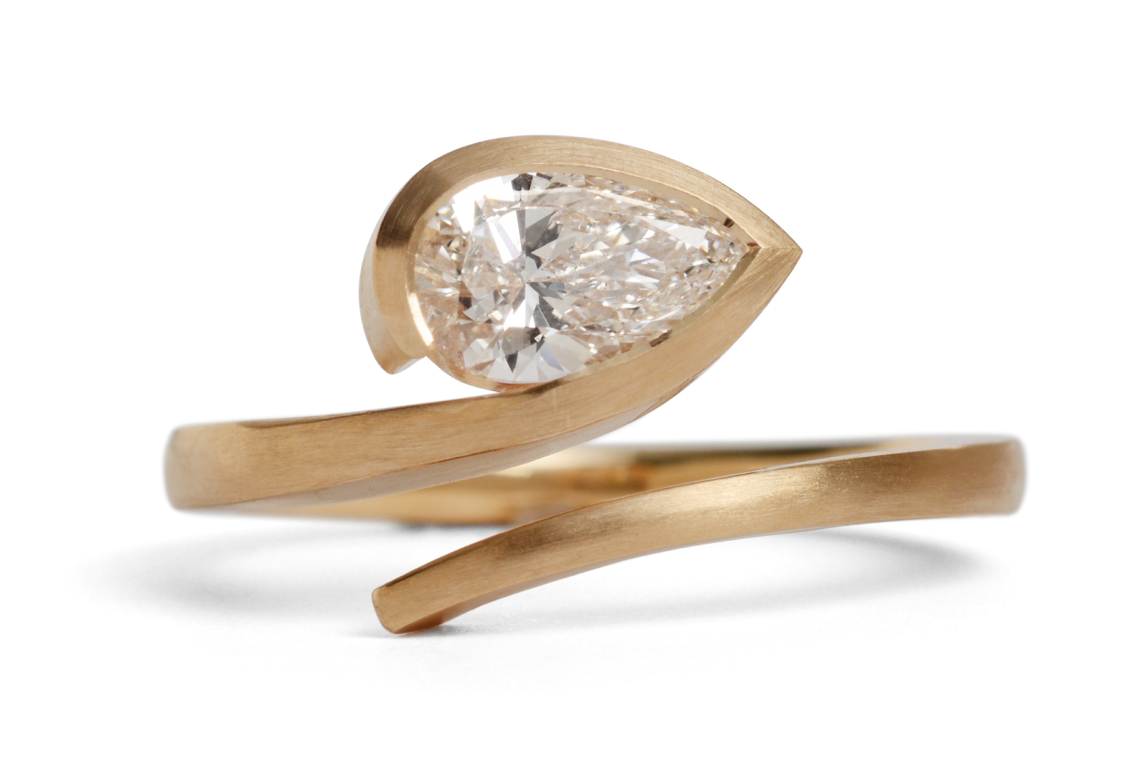 18ct Rose Gold Pear-Shaped White Diamond Twist Ring