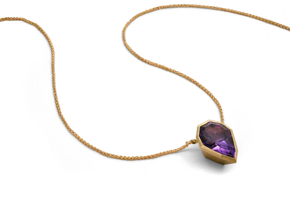 18ct-yellow-gold-amethyst-pendant-2