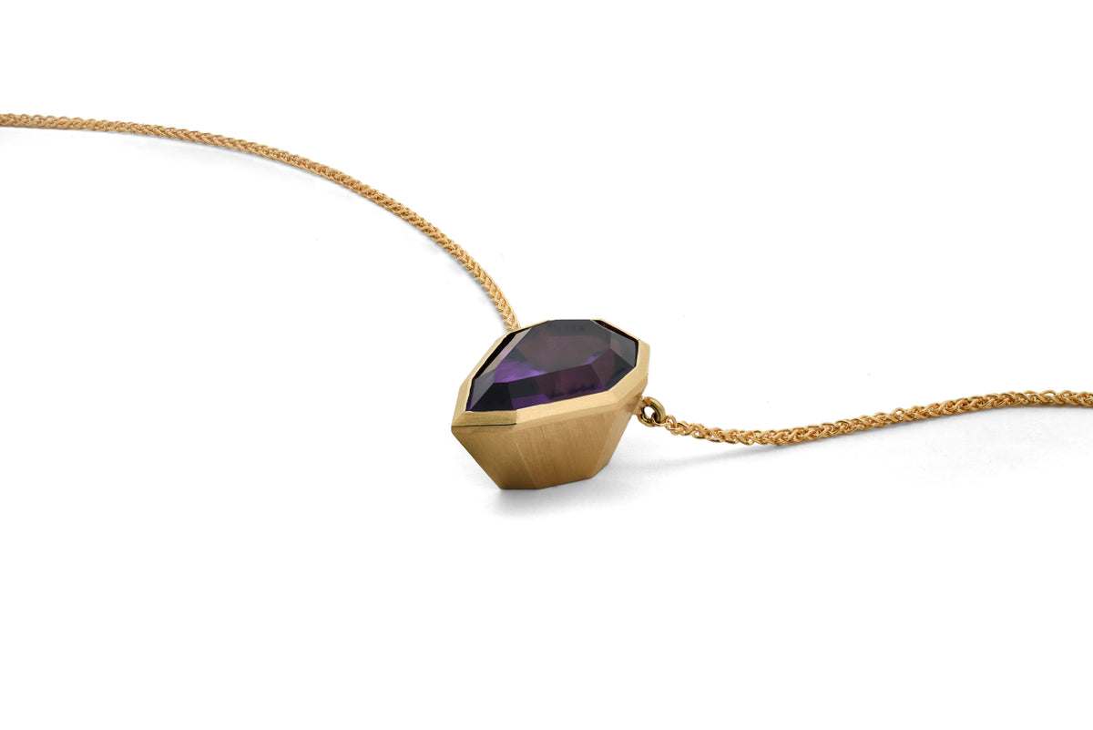 18ct-yellow-gold-amethyst-pendant-2