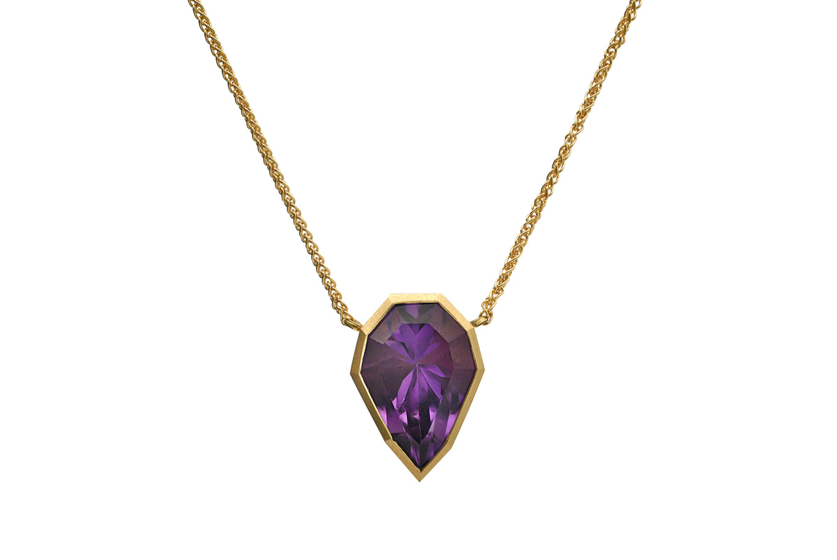 18ct-yellow-gold-amethyst-pendant