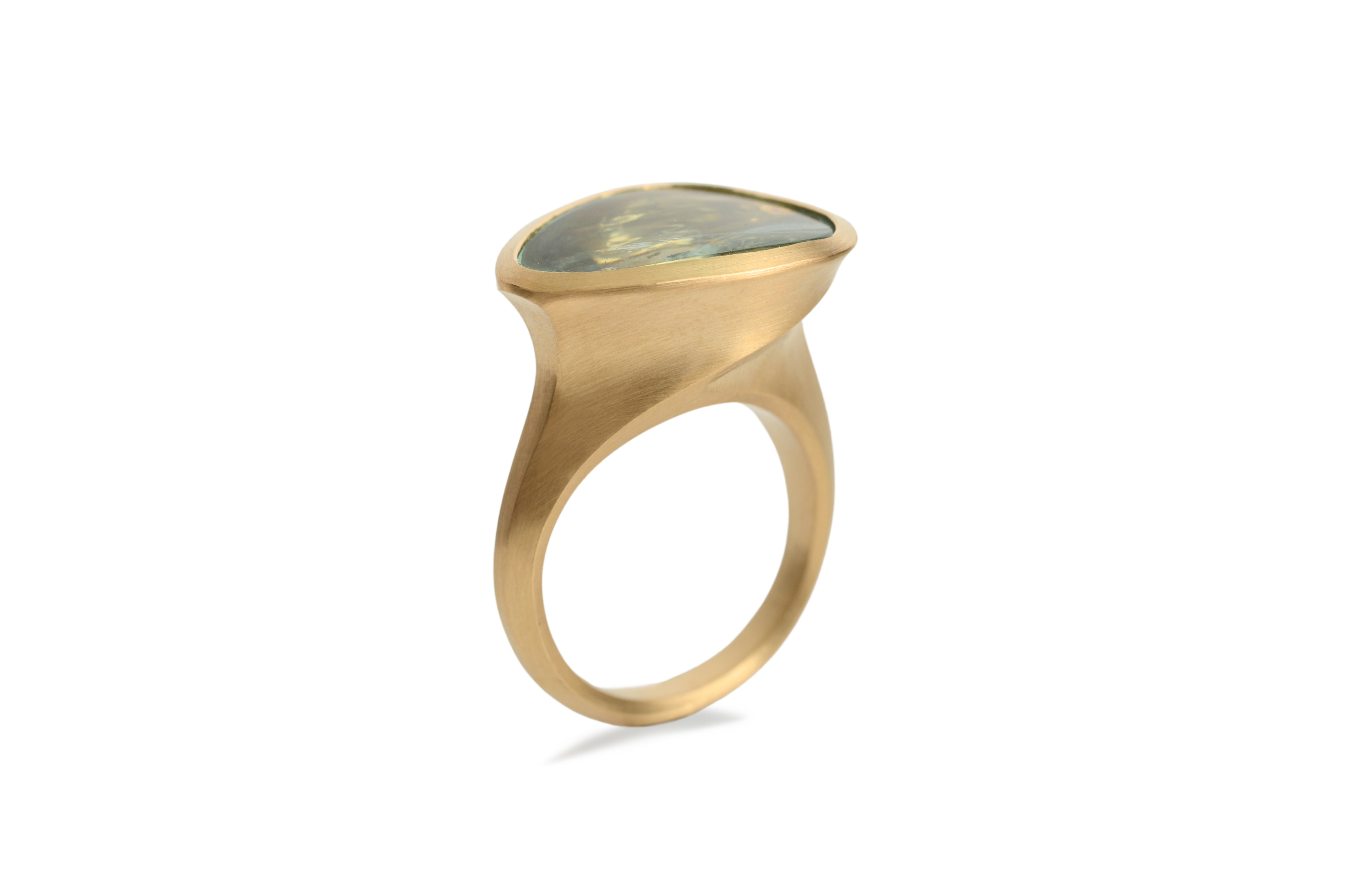 18ct Rose Gold Freeform Green Beryl Arris Ring