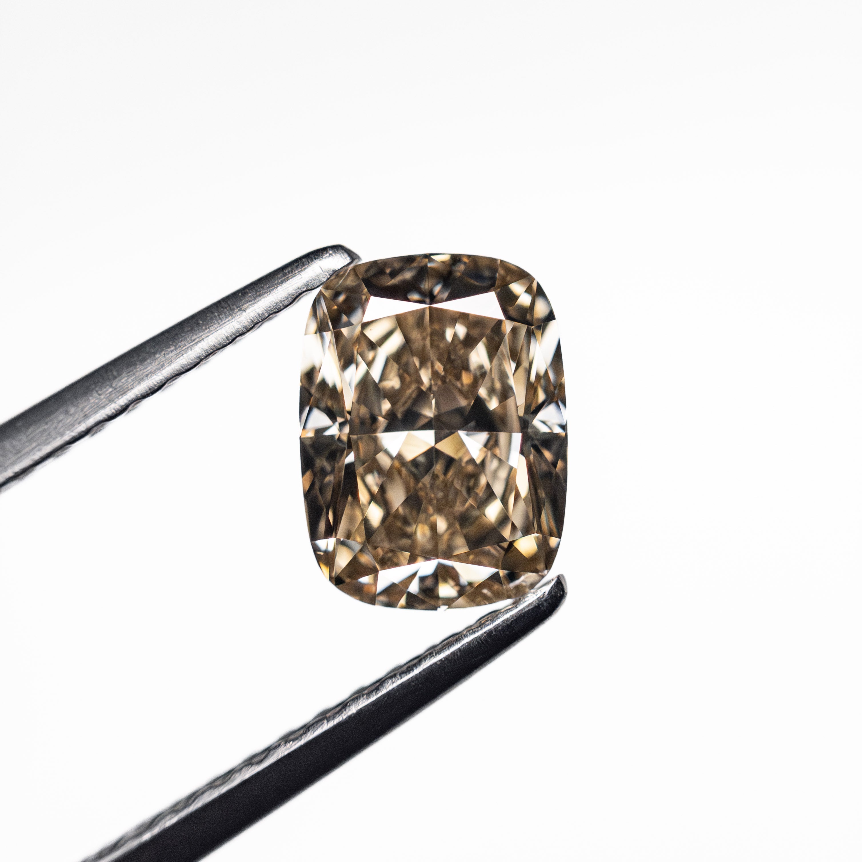 1.01ct 6.97x5.22x3.36mm VS1 C5 Cushion Brilliant 26612-01