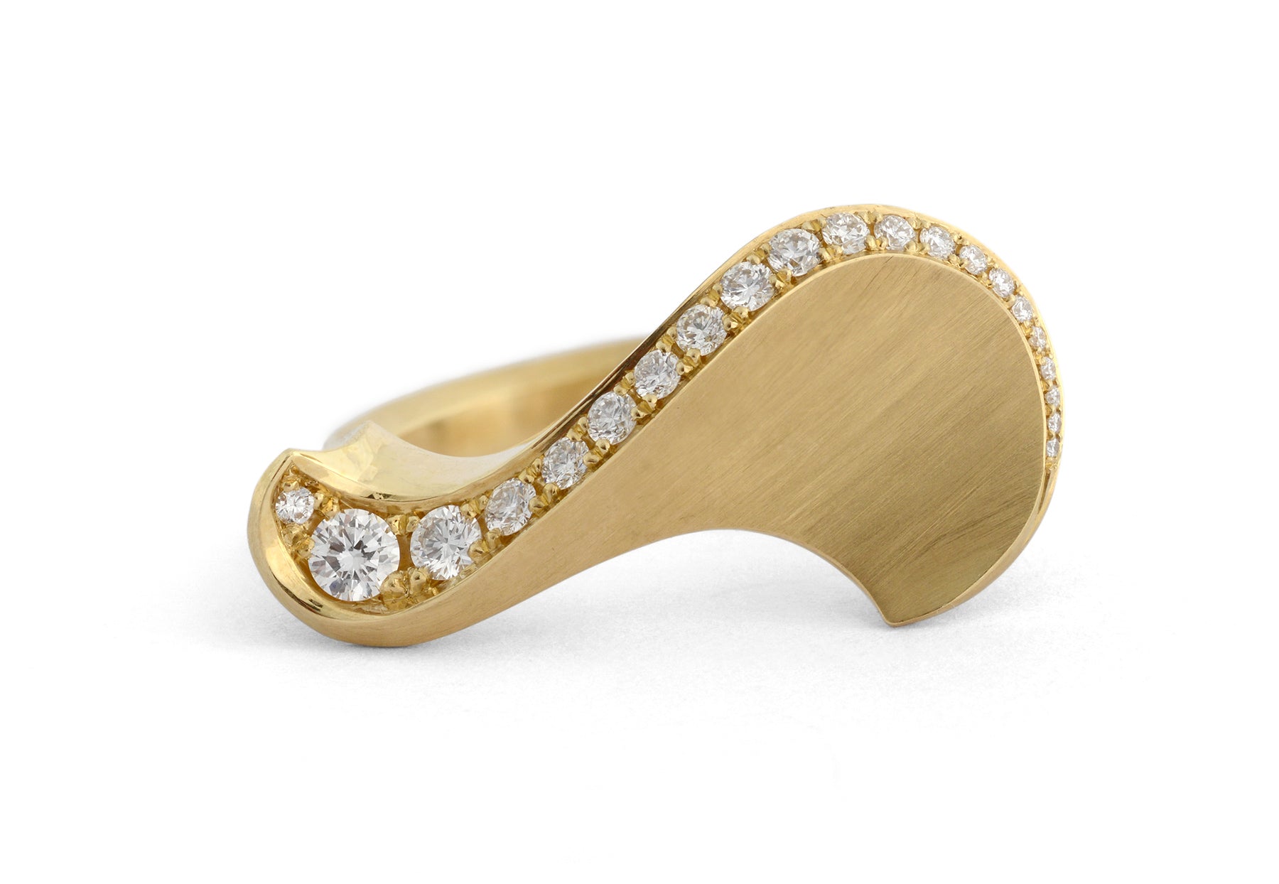 Sigma white diamond yellow gold ring