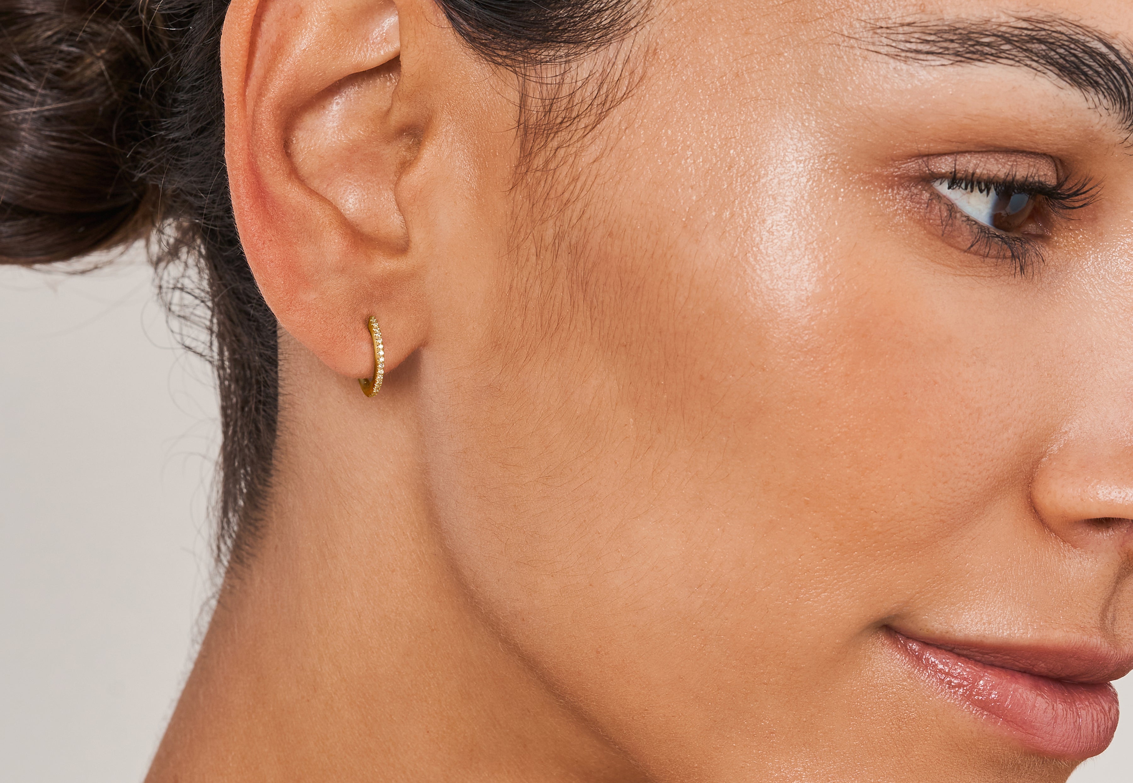18ct Gold Castelle Set Diamond Huggie Hoops