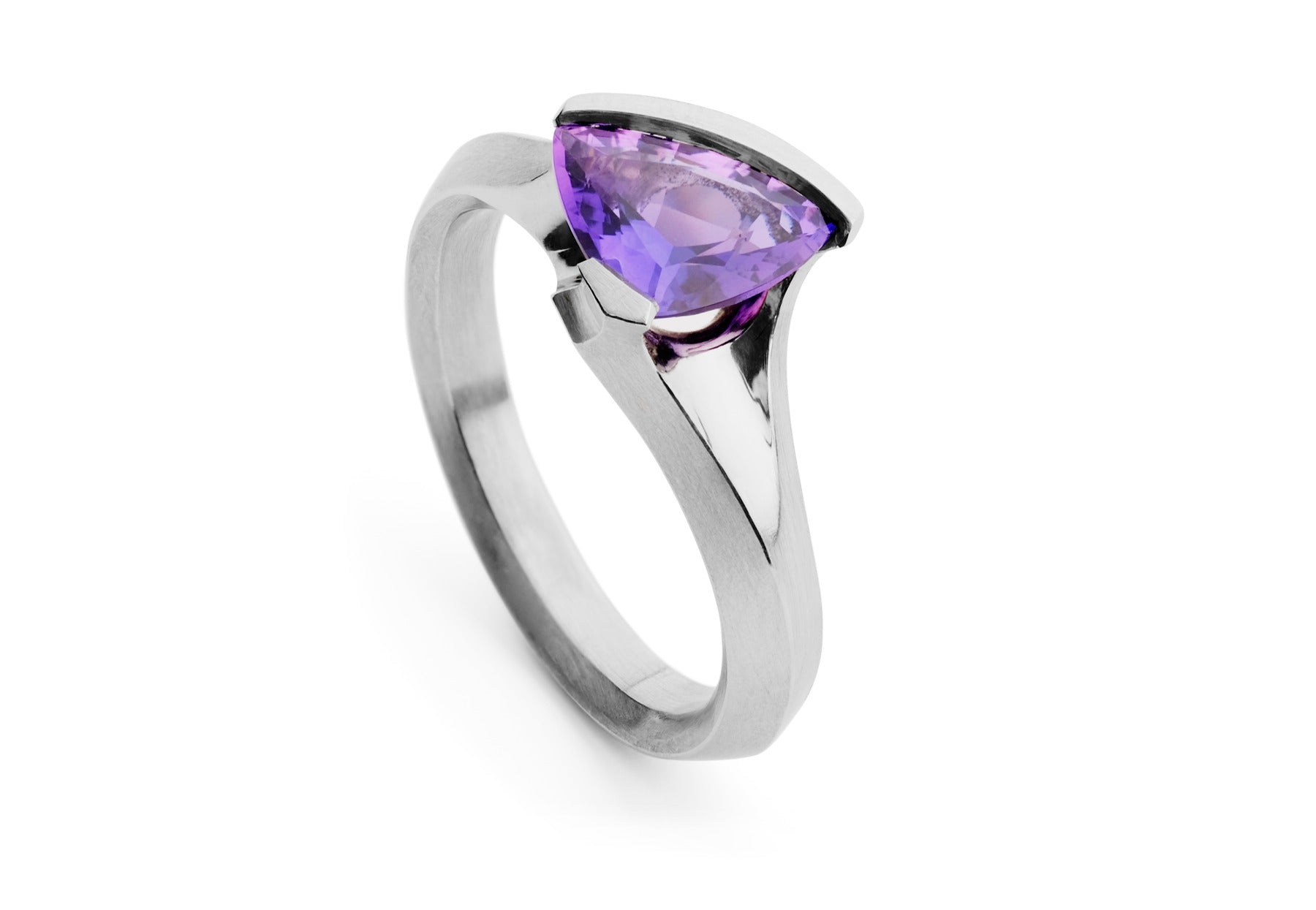 Arris trillion purple sapphire platinum ring