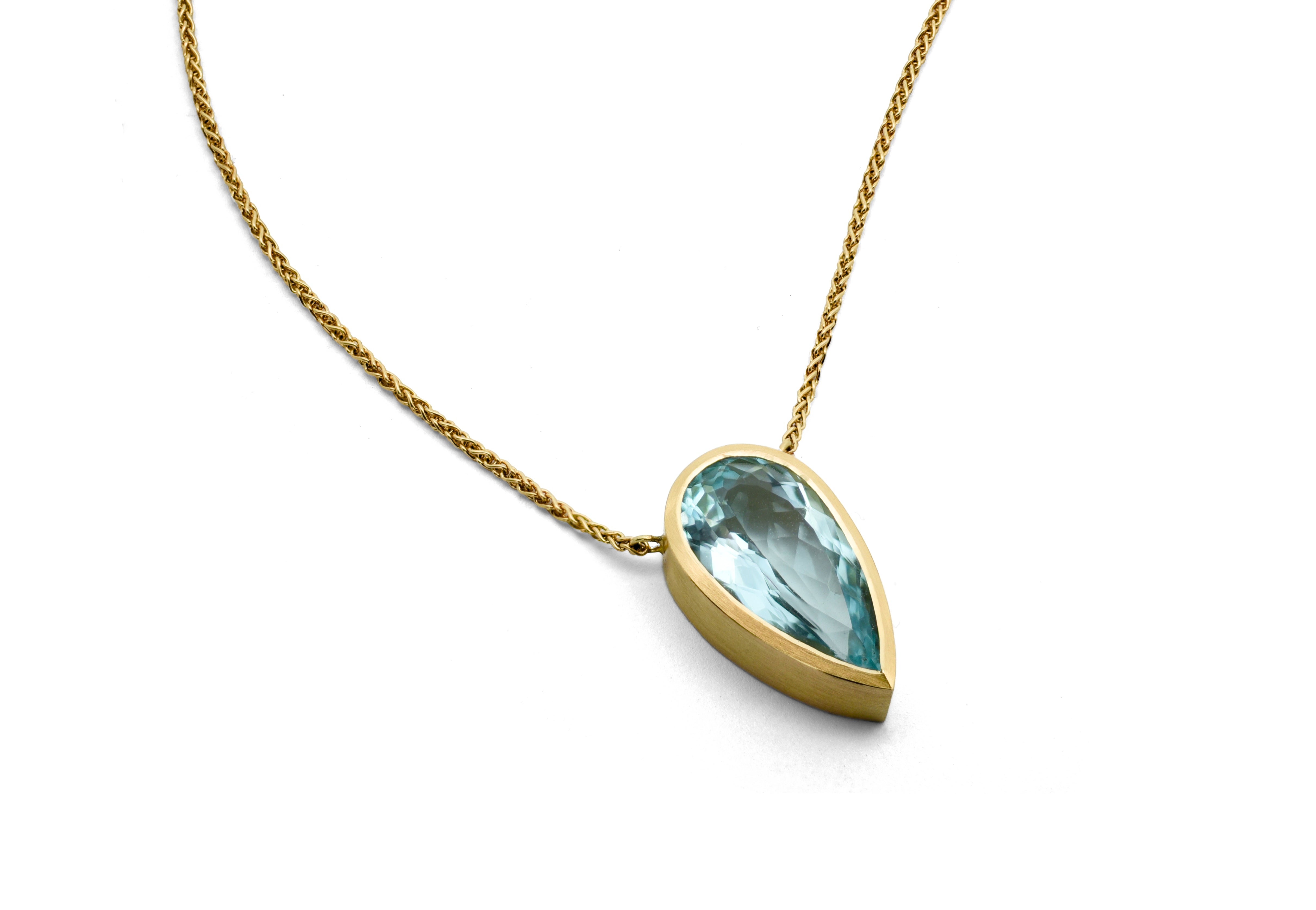18ct Yellow Gold Pear Shaped Aquamarine Pendant