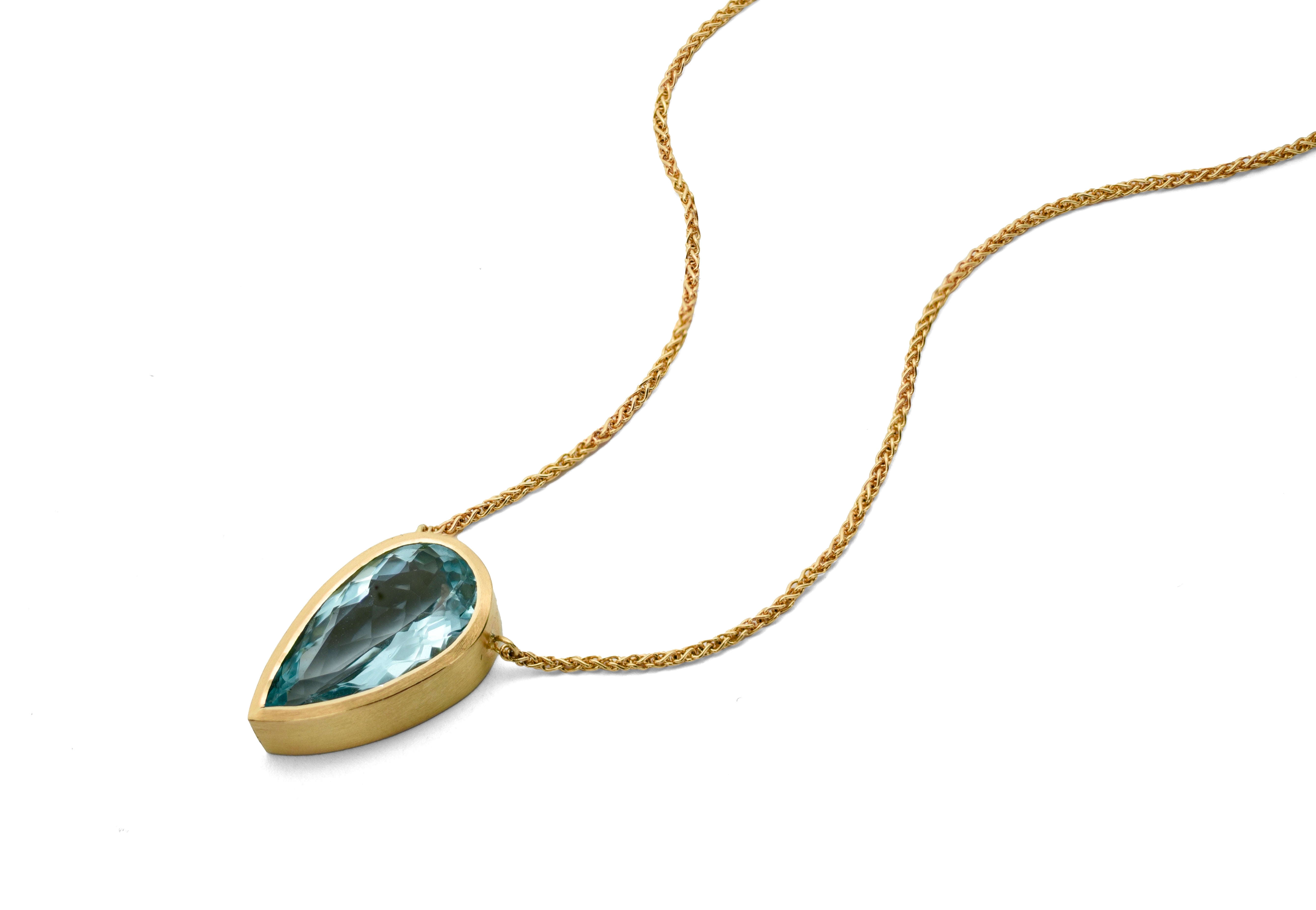 18ct Yellow Gold Pear Shaped Aquamarine Pendant